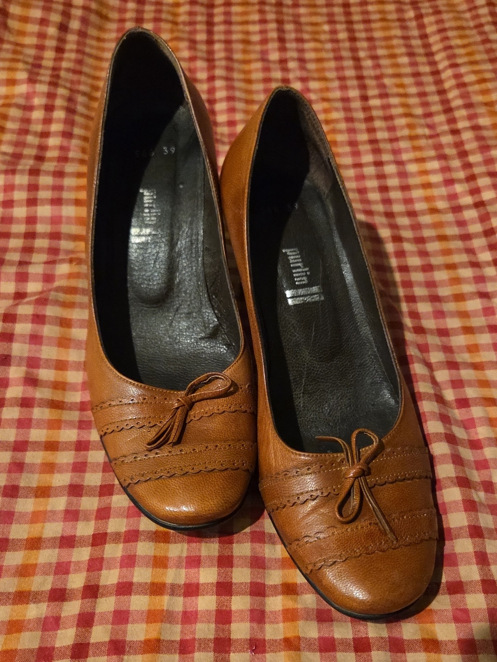 Women's Tan Leather Bow-Detail Ballet Flats